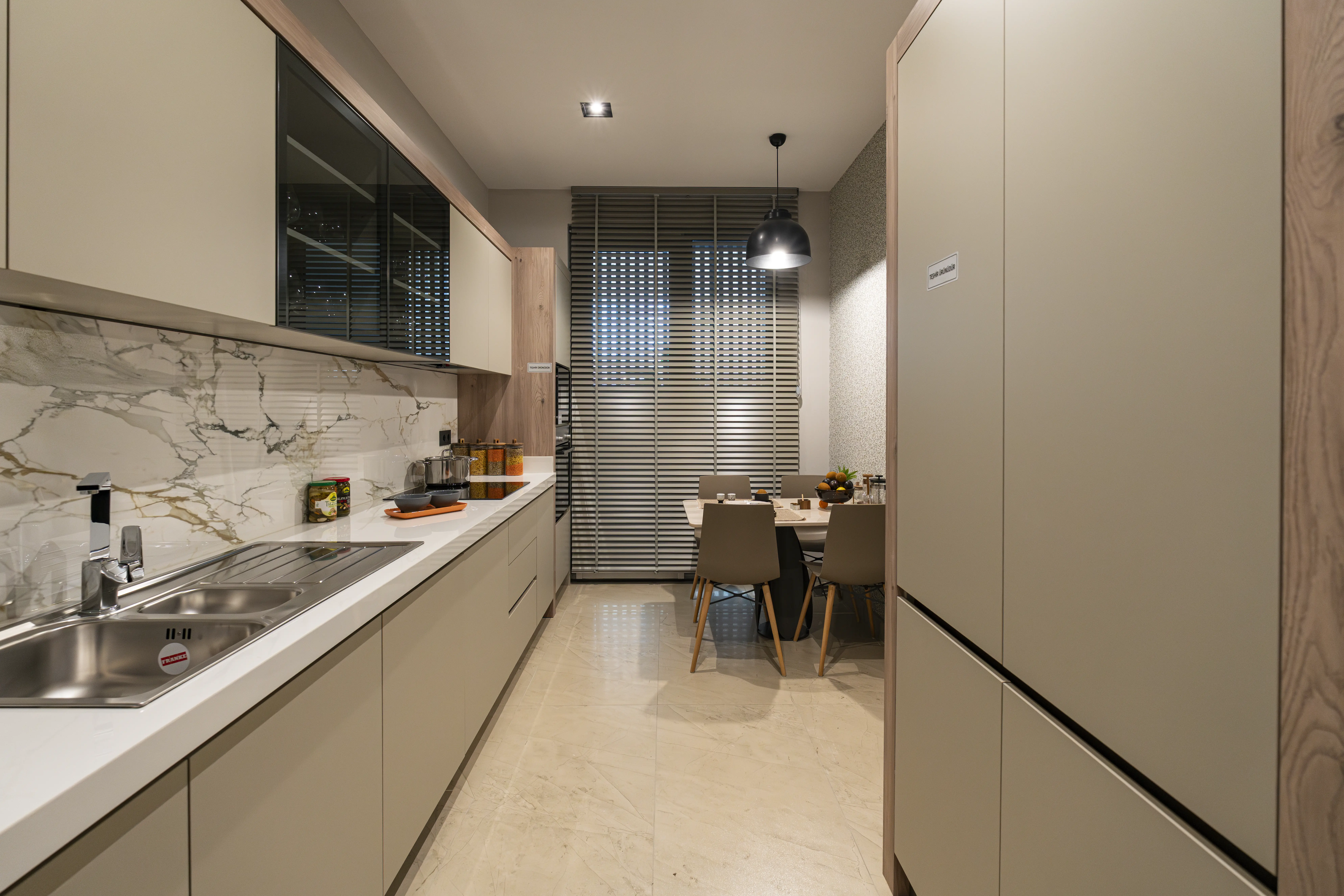 İstanbul Kartal’da denize sıfır satılık daireler