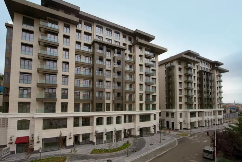 خرید خانه با تراس‌های وسیع و چشم‌انداز شاخ طلایی در بی‌اغلو