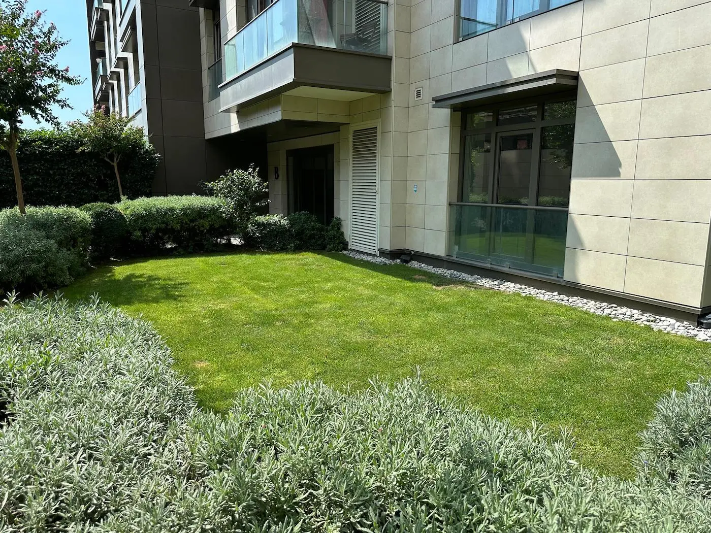 خرید آپارتمان در برجی با معماری خاص و دسترسی عالی در مرکز استانبول، بی اغلو