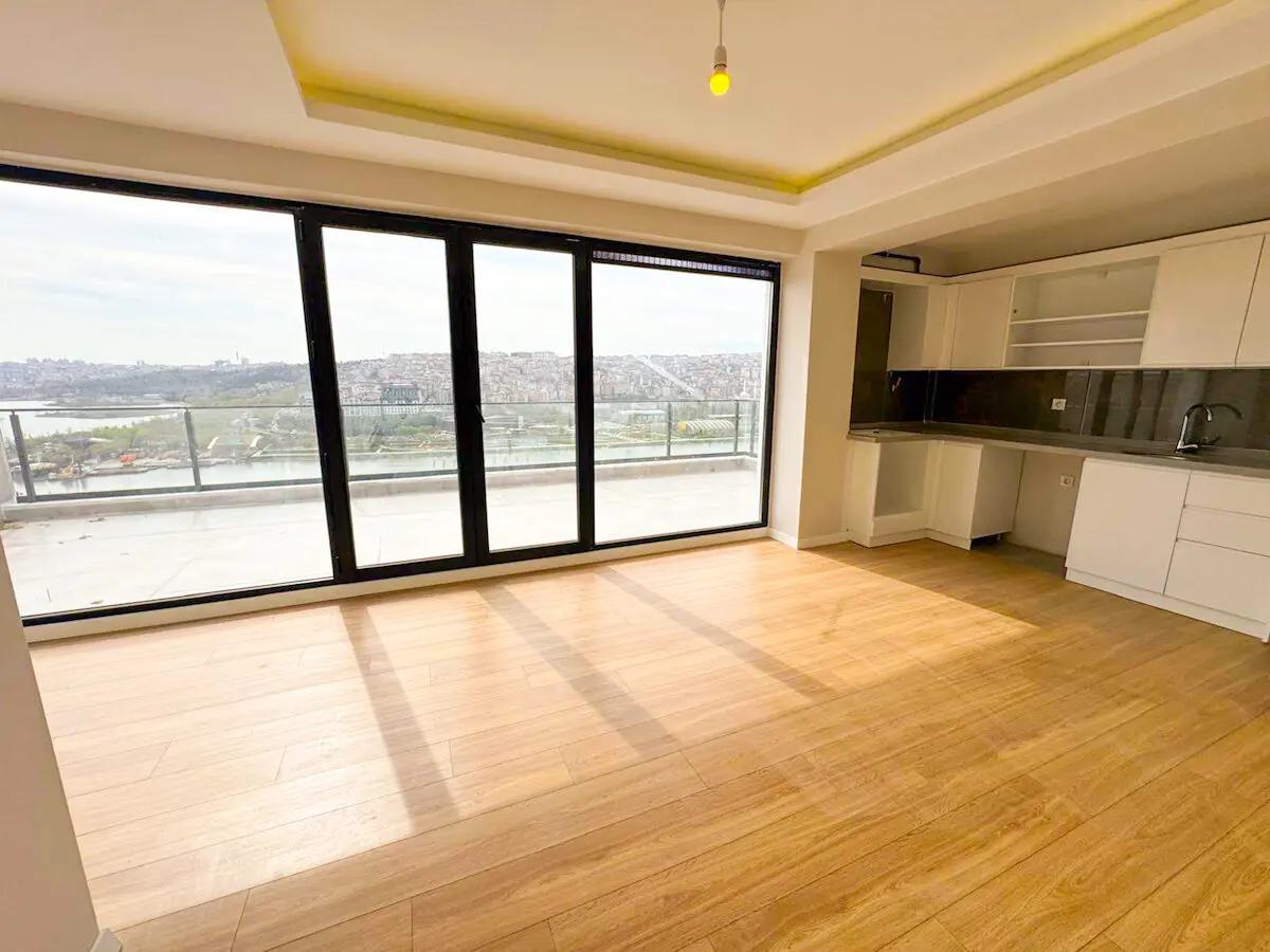 زندگی در محیطی آرام با دسترسی 5 دقیقه‌ای به ساحل هالیچ در بی اوغلو