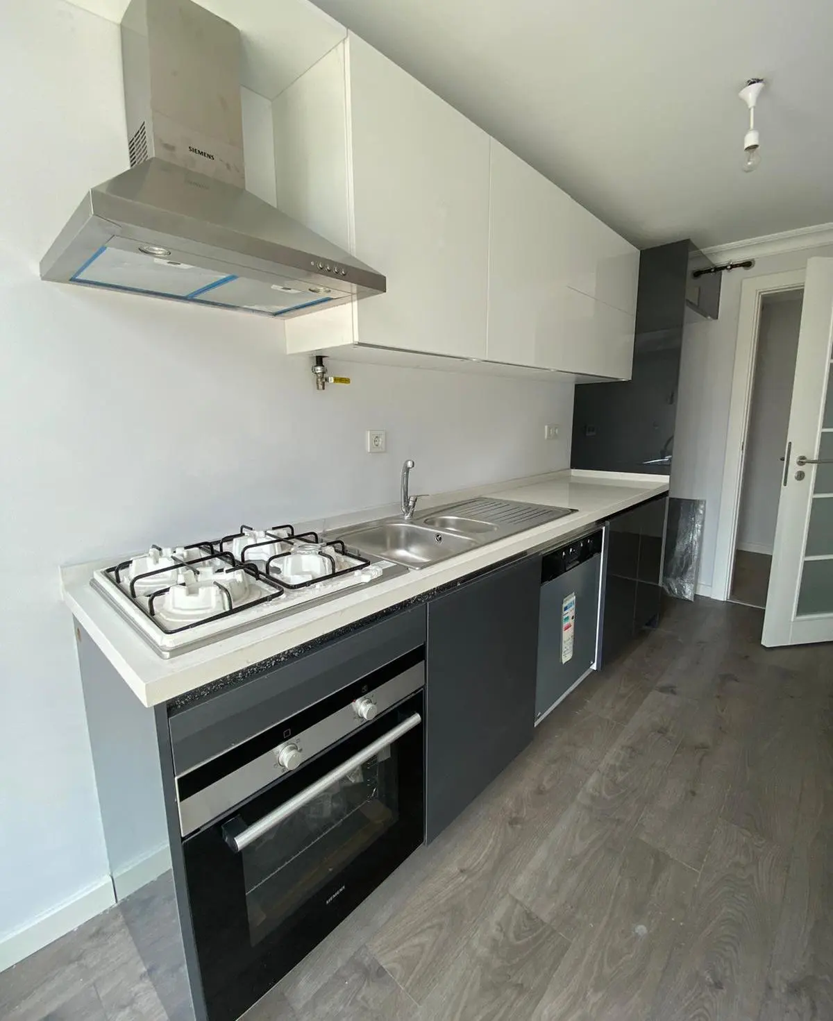 فروش واحدهای نوساز با دسترسی عالی در قلب محله‌ی بومونتی، شیشلی